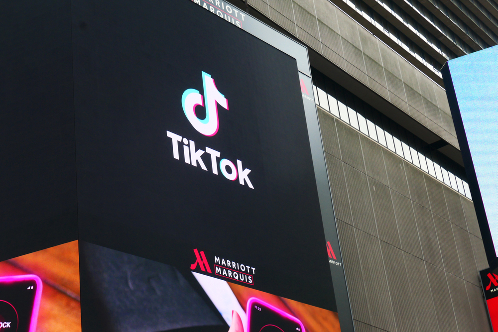 How Effective Outdoor Advertising Signs Increase Engagement on TikTok How Effective Outdoor Advertising Signs Increase Engagement on TikTok