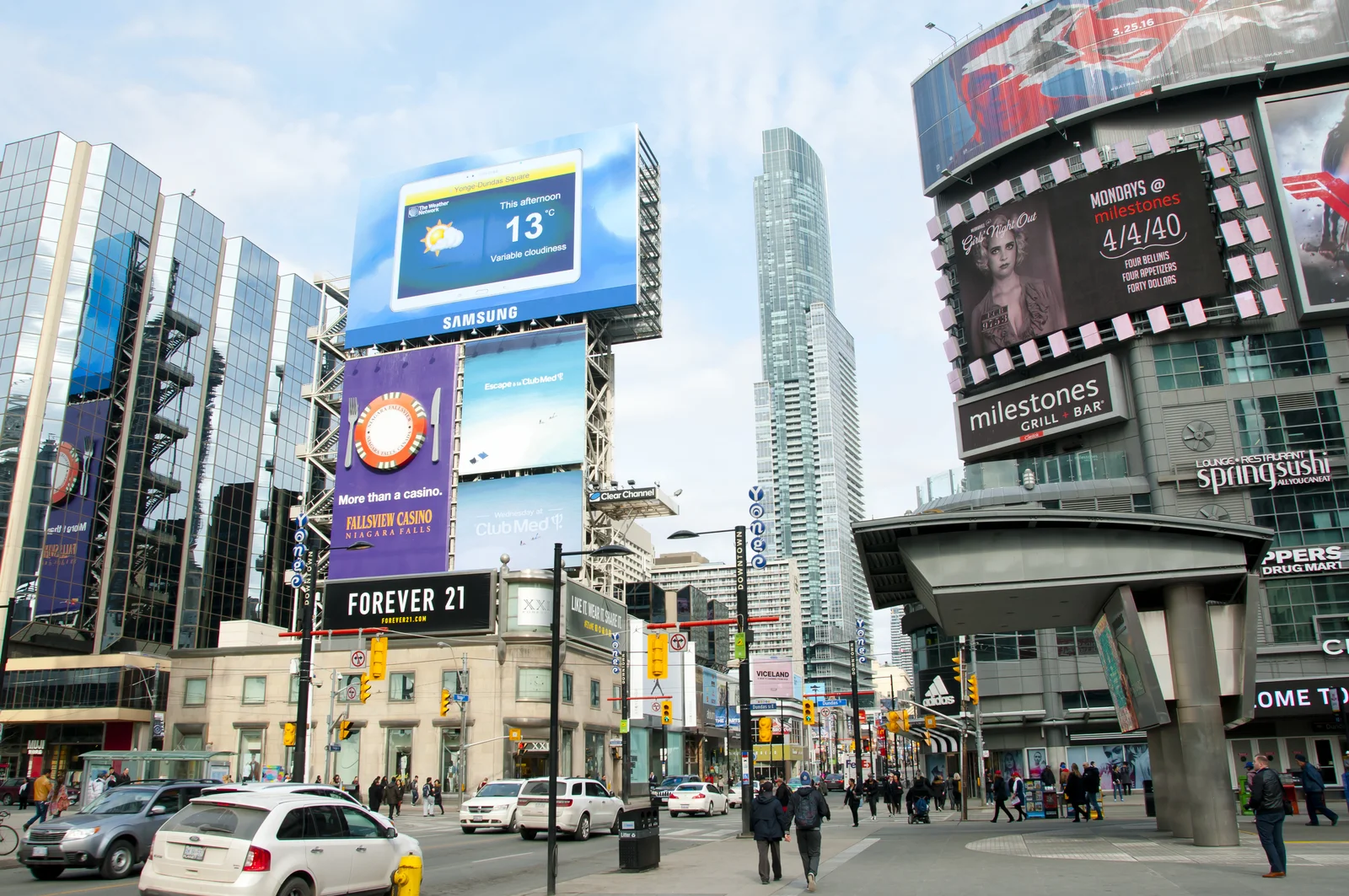 5 Tips for Improving Brand Visibility with Outdoor Advertising Displays